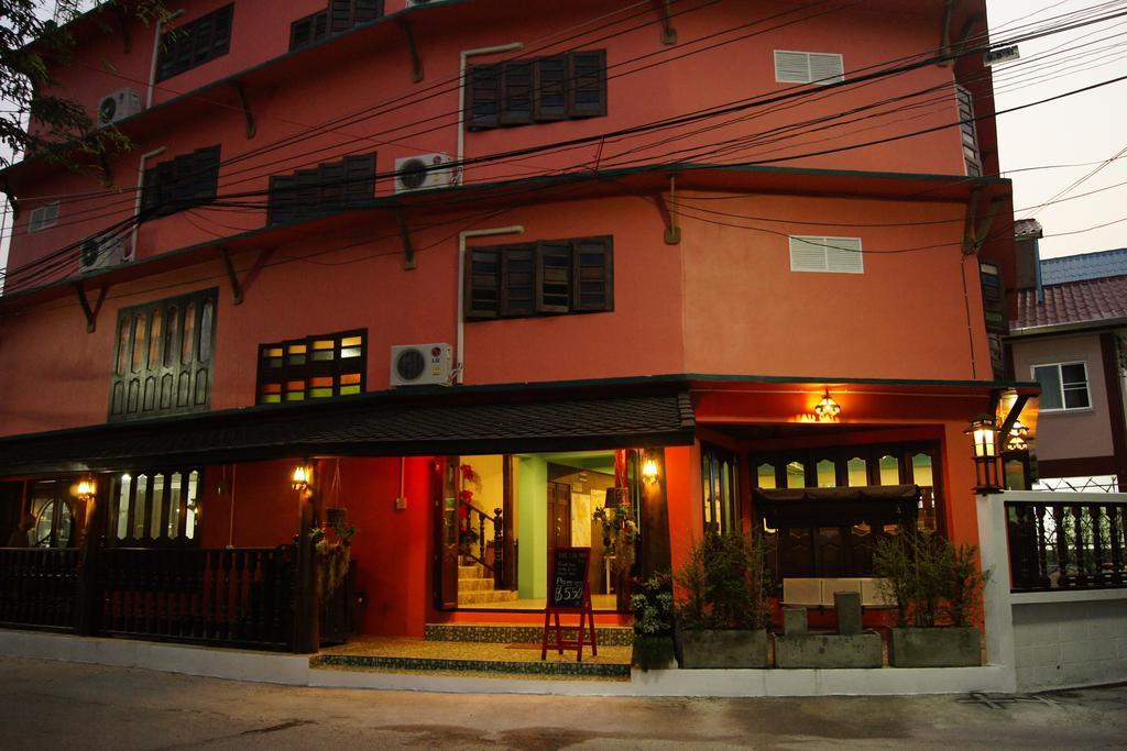 The Corner Inn Chiang Mai Bagian luar foto
